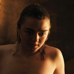 celeb nude Maisie Williams 045 pic