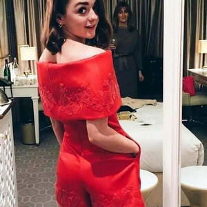 Hot Naked Celeb Maisie Williams 063 pic