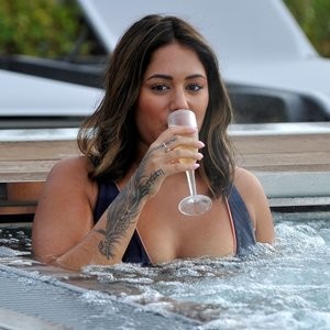 Malin Andersson Gets Pampered During Her Carden Park Spa Day (24 Photos) – Leaked Nudes