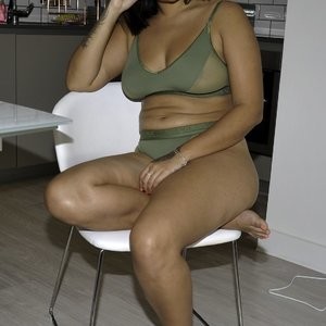 Malin Andersson Shows Off Her Curves in a Photoshoot During COVID-19 at Her Home in London (22 Photos) – Leaked Nudes