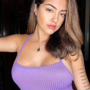 Celebrity Naked Malu Trevejo 016 pic