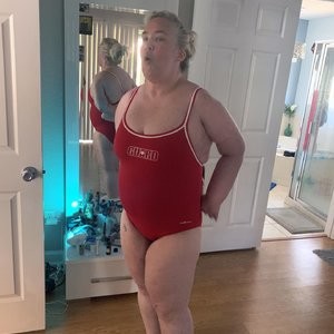 Famous Nude Mama June 003 pic
