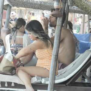 celeb nude Maren Morris 027 pic