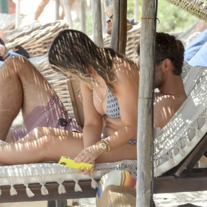 Famous Nude Maren Morris 053 pic