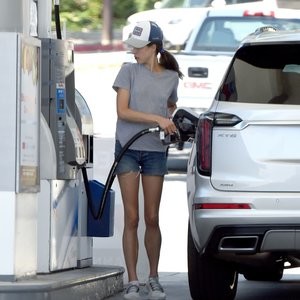 Margaret Qualley Fills Up Her Tank With Some Gas in LA (14 Photos) - Leaked Nudes