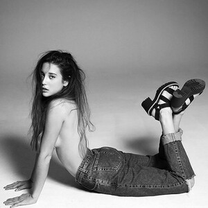 Celeb Naked MarÃ­a Pedraza 091 pic
