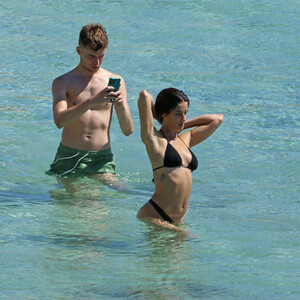 Naked celebrity picture MarÃ­a Pedraza 041 pic