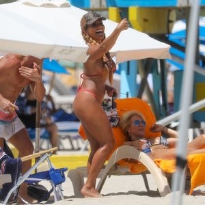 Free Nude Celeb Maripily Rivera 007 pic