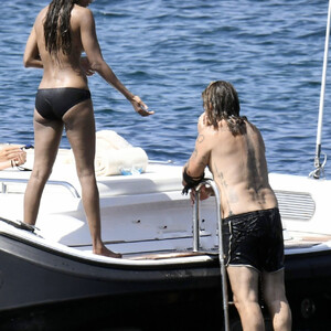 Nude Celeb Zoe Saldana 040 pic