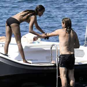 Best Celebrity Nude Zoe Saldana 045 pic