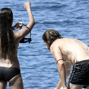 Newest Celebrity Nude Zoe Saldana 049 pic
