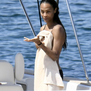 Naked Celebrity Pic Zoe Saldana 055 pic
