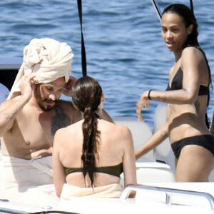 Naked Celebrity Zoe Saldana 062 pic