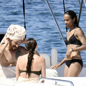 celeb nude Zoe Saldana 063 pic