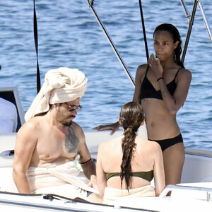 Celebrity Naked Zoe Saldana 067 pic