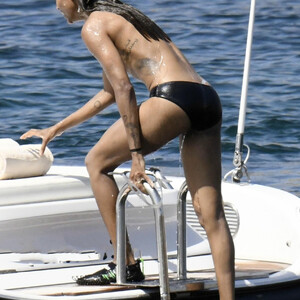 Best Celebrity Nude Zoe Saldana 099 pic
