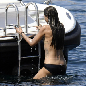 Celeb Nude Zoe Saldana 104 pic