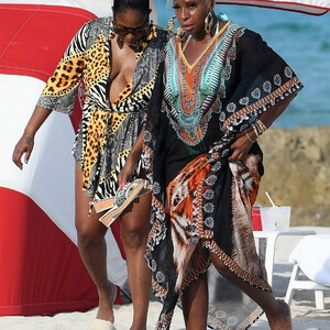 Hot Naked Celeb Mary J. Blige 021 pic