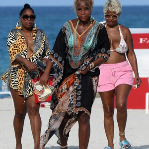 Free Nude Celeb Mary J. Blige 025 pic