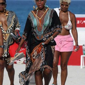 Celebrity Nude Pic Mary J. Blige 031 pic
