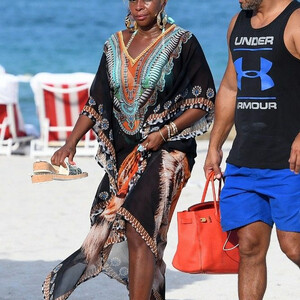 Famous Nude Mary J. Blige 035 pic
