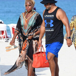 Free nude Celebrity Mary J. Blige 037 pic
