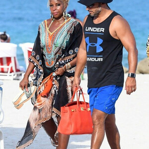 Nude Celebrity Picture Mary J. Blige 038 pic