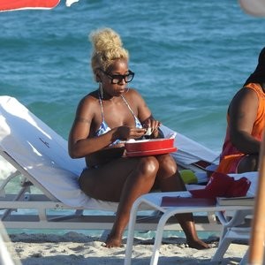 celeb nude Mary J. Blige 018 pic
