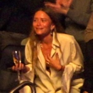 Naked celebrity picture Mary-Kate Olsen 018 pic