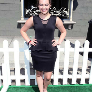 Naked celebrity picture Mary Mouser 080 pic