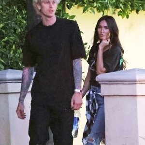 Megan Fox Leaves Machine Gun Kellyâ€™s LA Home After a Late-Night Rendezvous (36 Photos) – Leaked Nudes