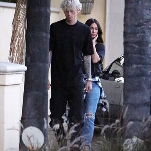 Megan Fox Leaves Machine Gun Kellyâ€™s LA Home After a Late-Night Rendezvous (36 Photos) - Leaked Nudes