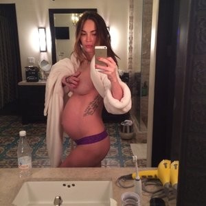 Megan Fox Nude & Sexy Leaked Fappening (4 New Photos) - Leaked Nudes