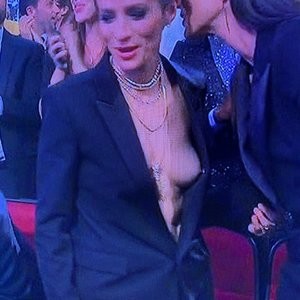 Megan Rapinoe Nip Slip (2 Pics) – Leaked Nudes