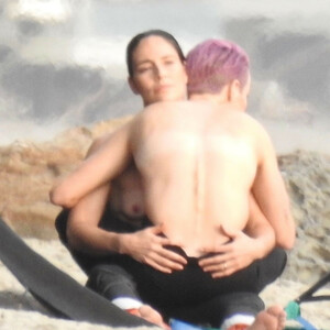 Megan Rapinoe & Sue Bird Celebrate Engagement in Malibu (61 Photos) – Leaked Nudes