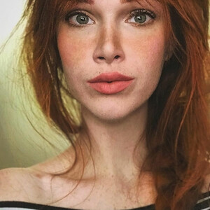 Celebrity Nude Pic Melanie Mauriello 012 pic