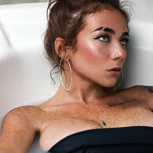 Nude Celeb Melanie Mauriello 040 pic