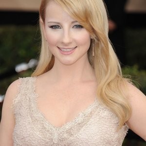 Celebrity Naked Melissa Rauch 014 pic