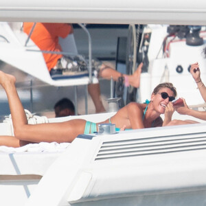 Celebrity Leaked Nude Photo Michelle Rodriguez 082 pic