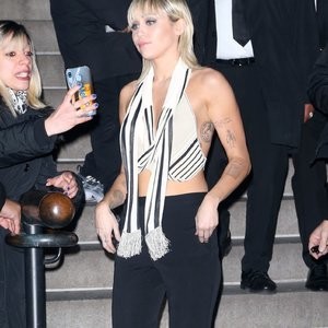 Miley Cyrus is Very Revealing After Marc Jacobs Fashion Show in NYC (204 New Photos) – Leaked Nudes