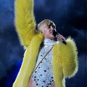 Nude Celeb Pic Miley Cyrus 004 pic