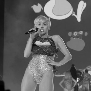 Nude Celeb Pic Miley Cyrus 014 pic