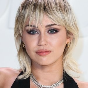 celeb nude Miley Cyrus 066 pic