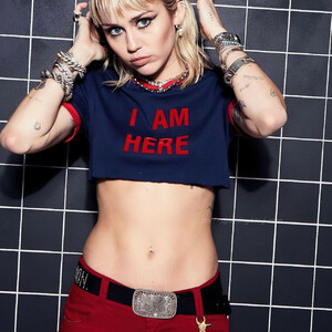 Nude Celeb Pic Miley Cyrus 060 pic
