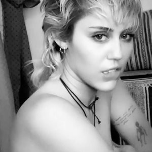 Free Nude Celeb Miley Cyrus 008 pic