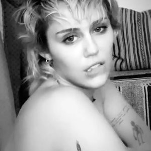 Miley Cyrus Poses Topless (10 Pics + Video) - Leaked Nudes