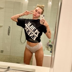 Free Nude Celeb Miley Cyrus 003 pic