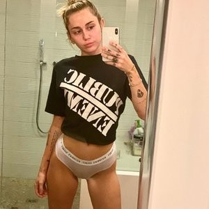 Celebrity Leaked Nude Photo Miley Cyrus 006 pic