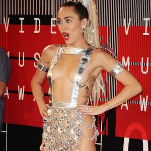Hot Naked Celeb Miley Cyrus 067 pic