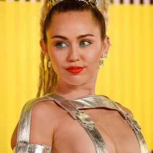 Free Nude Celeb Miley Cyrus 085 pic